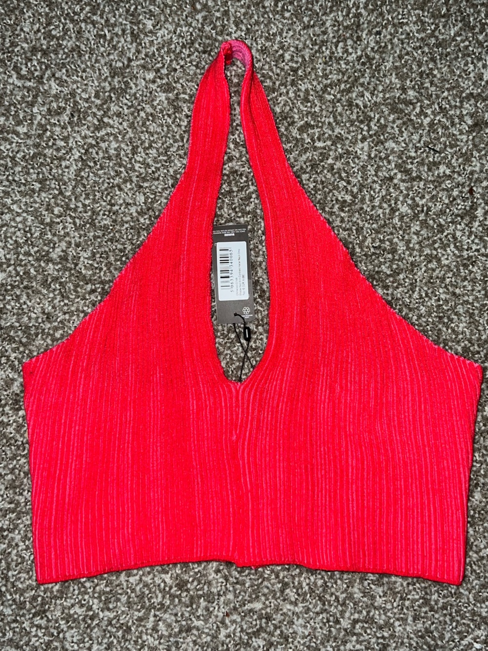 NWT pretty little thing shape red knit contrast halter neck crop